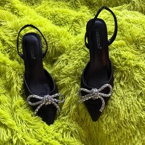 Shoe Dazzle Black Heels with Silver Bow
